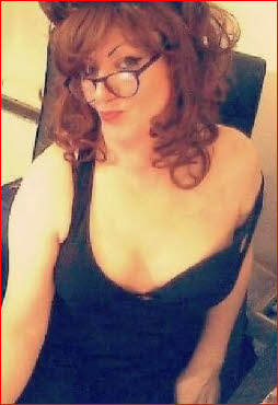 TS Anastasia looking sexy in spectacles