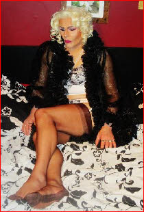 Transvestite escort in Coventry for GFE or domination