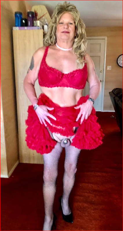 Gay sissy Jennifer from Baltimore in frilly red petticoats